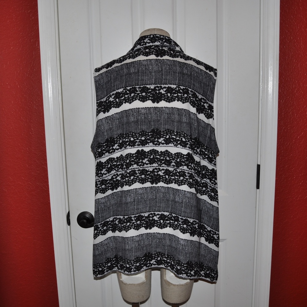 TUSALE VINCE CAMUTO Lace Print Tie Neck Blouse Top - Picture 6 of 7